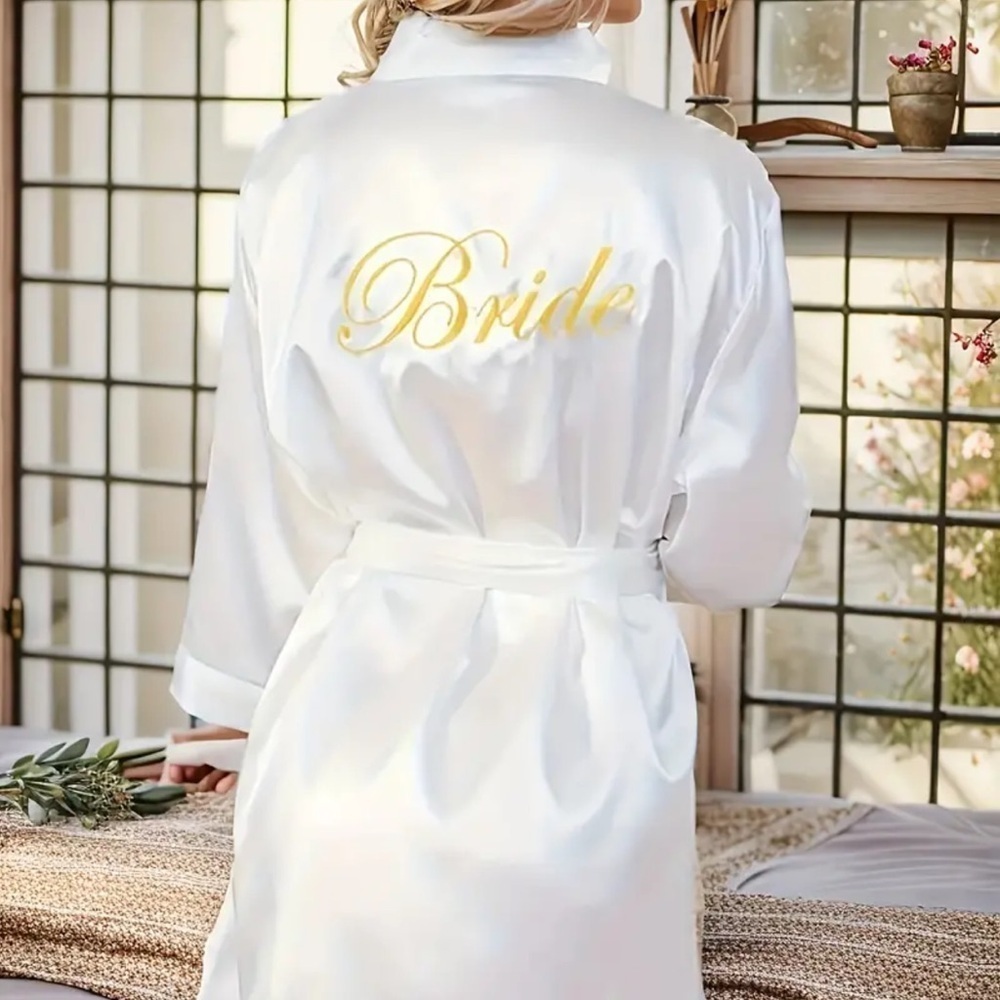 Bride Robe​​​​​ - Picture 2 of 4